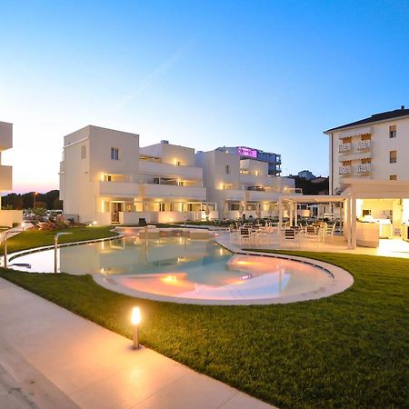 Marina Suites & Apartments 4 Stelle S Каорле Экстерьер фото