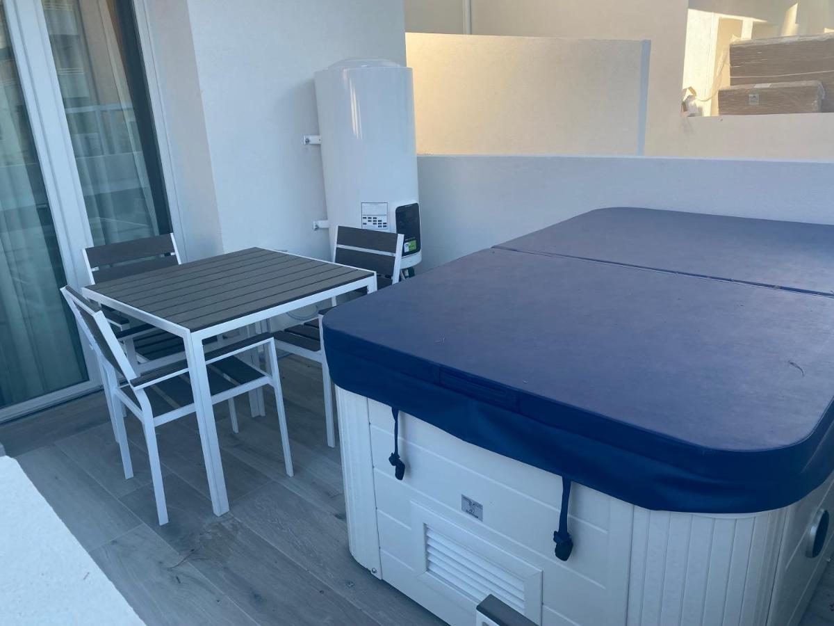 Marina Suites & Apartments 4 Stelle S Каорле Экстерьер фото