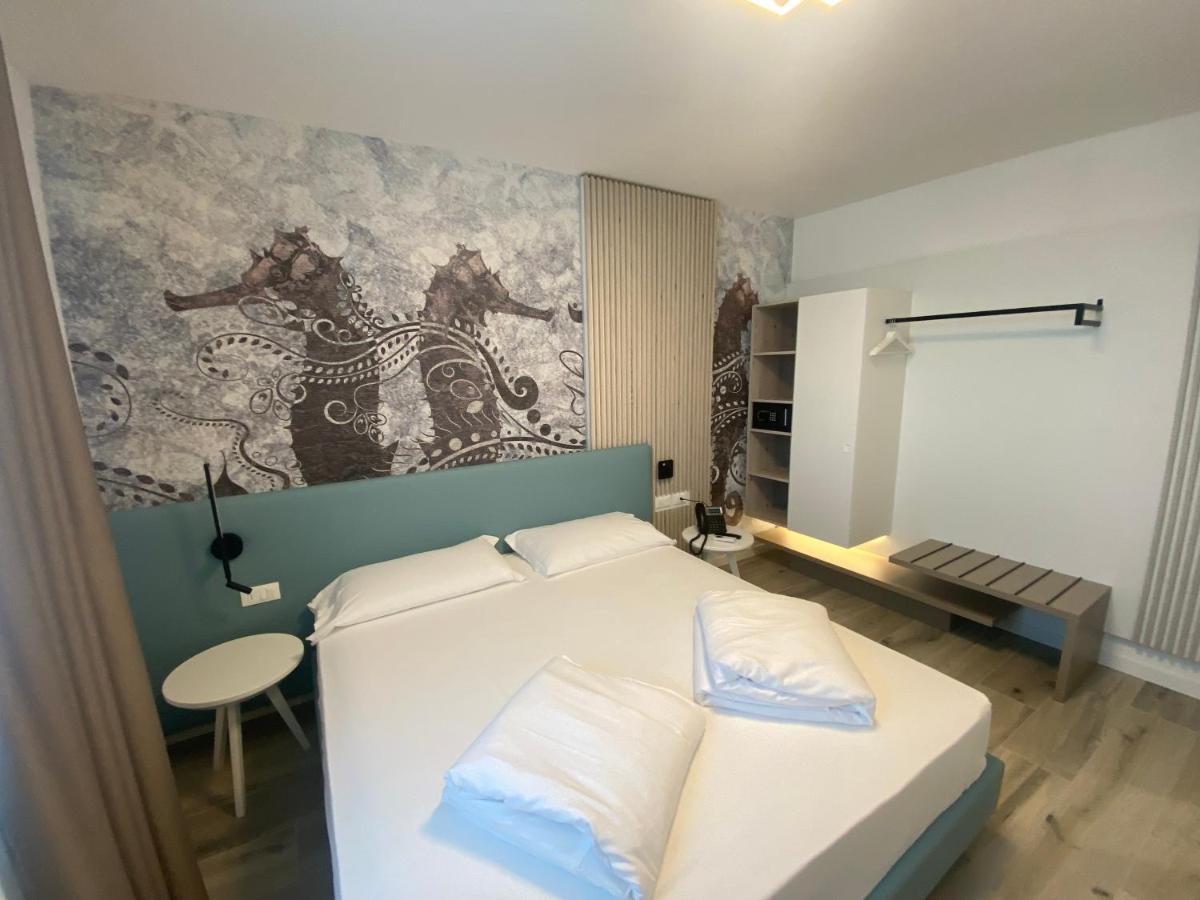 Marina Suites & Apartments 4 Stelle S Каорле Экстерьер фото