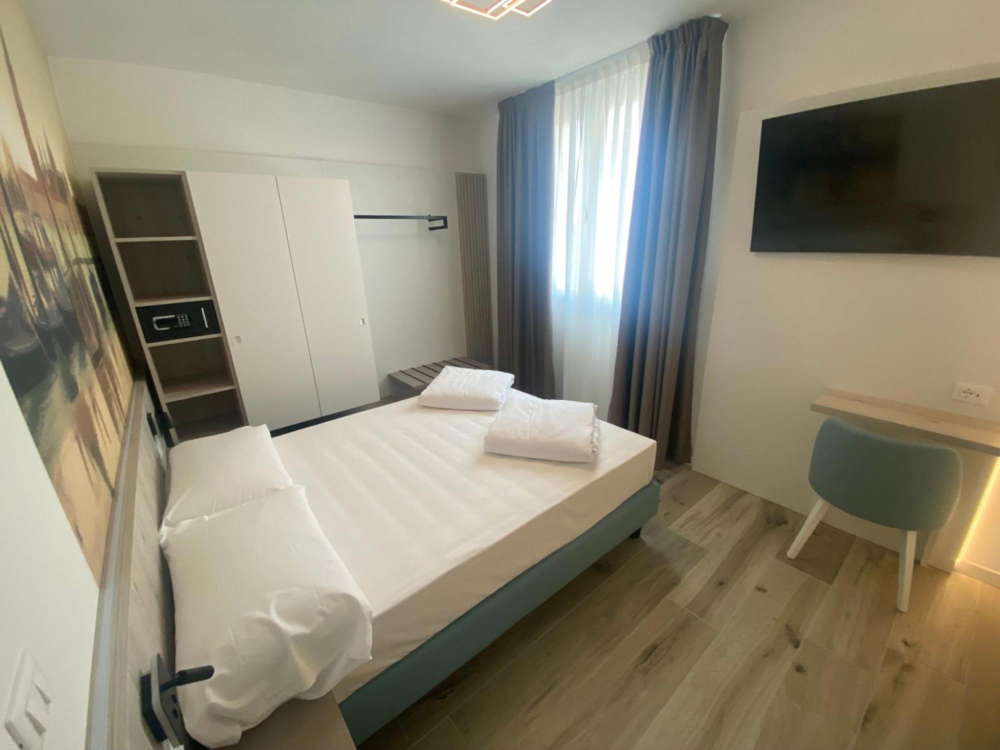 Marina Suites & Apartments 4 Stelle S Каорле Экстерьер фото