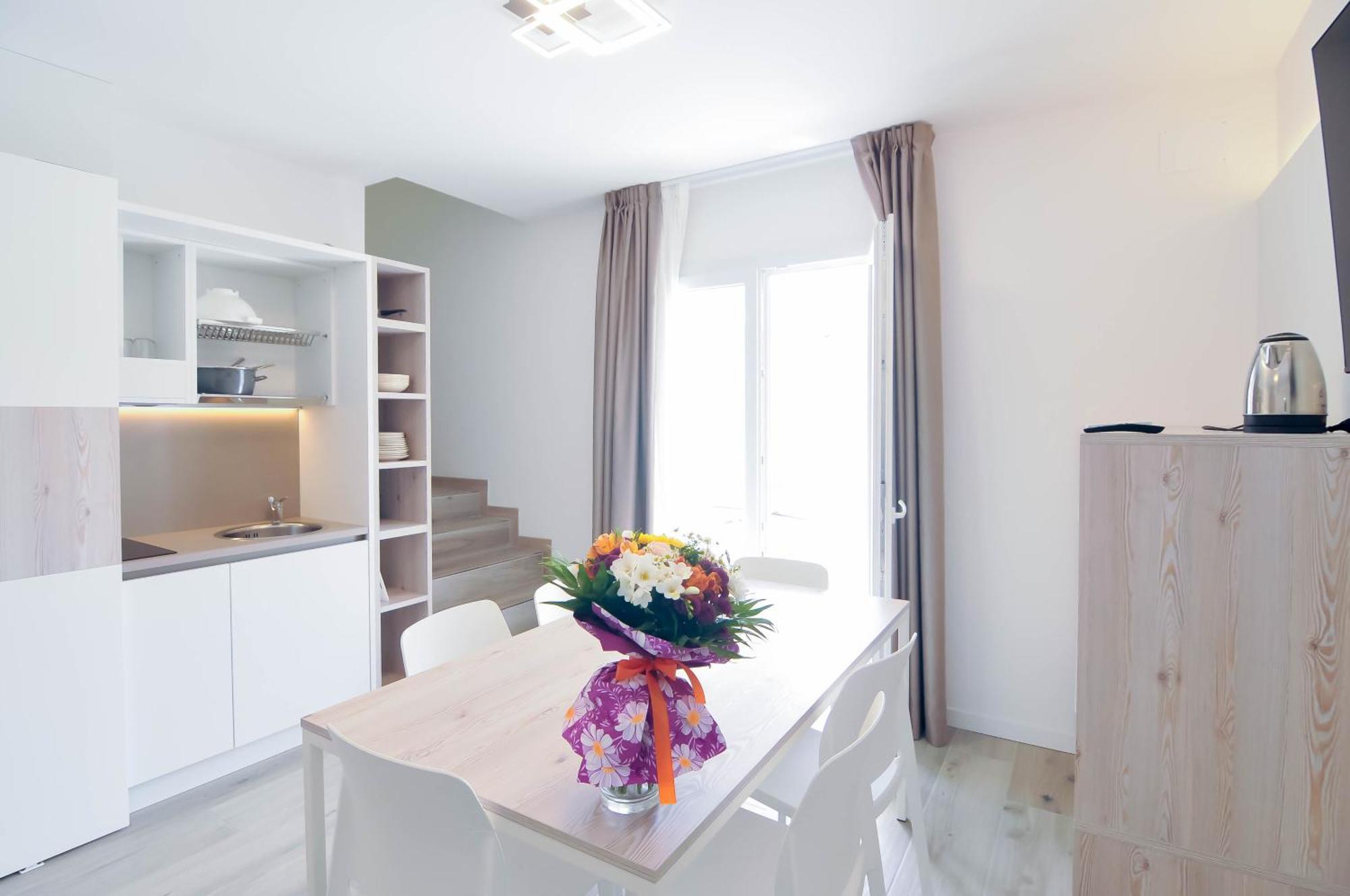 Marina Suites & Apartments 4 Stelle S Каорле Экстерьер фото