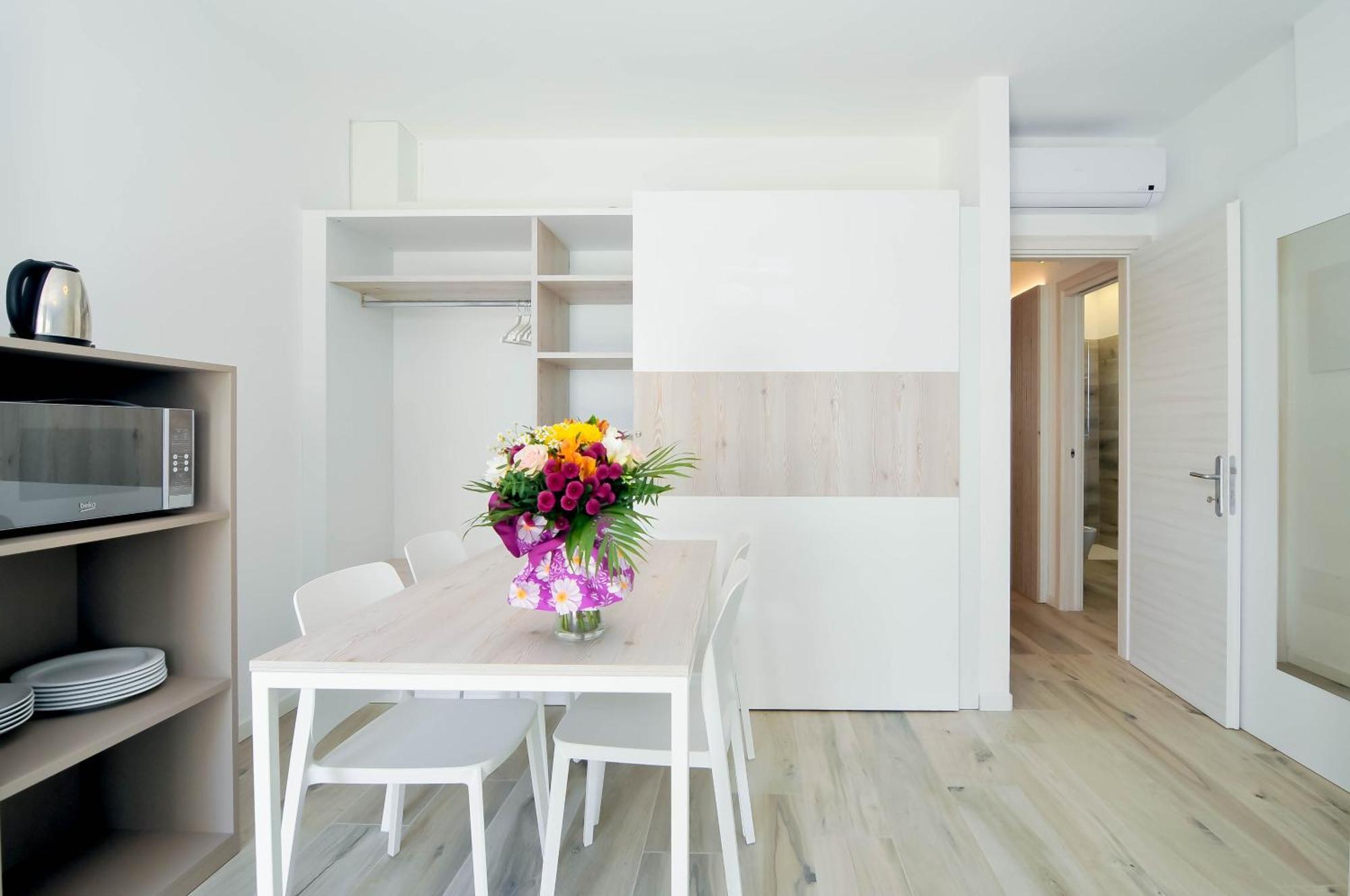 Marina Suites & Apartments 4 Stelle S Каорле Экстерьер фото