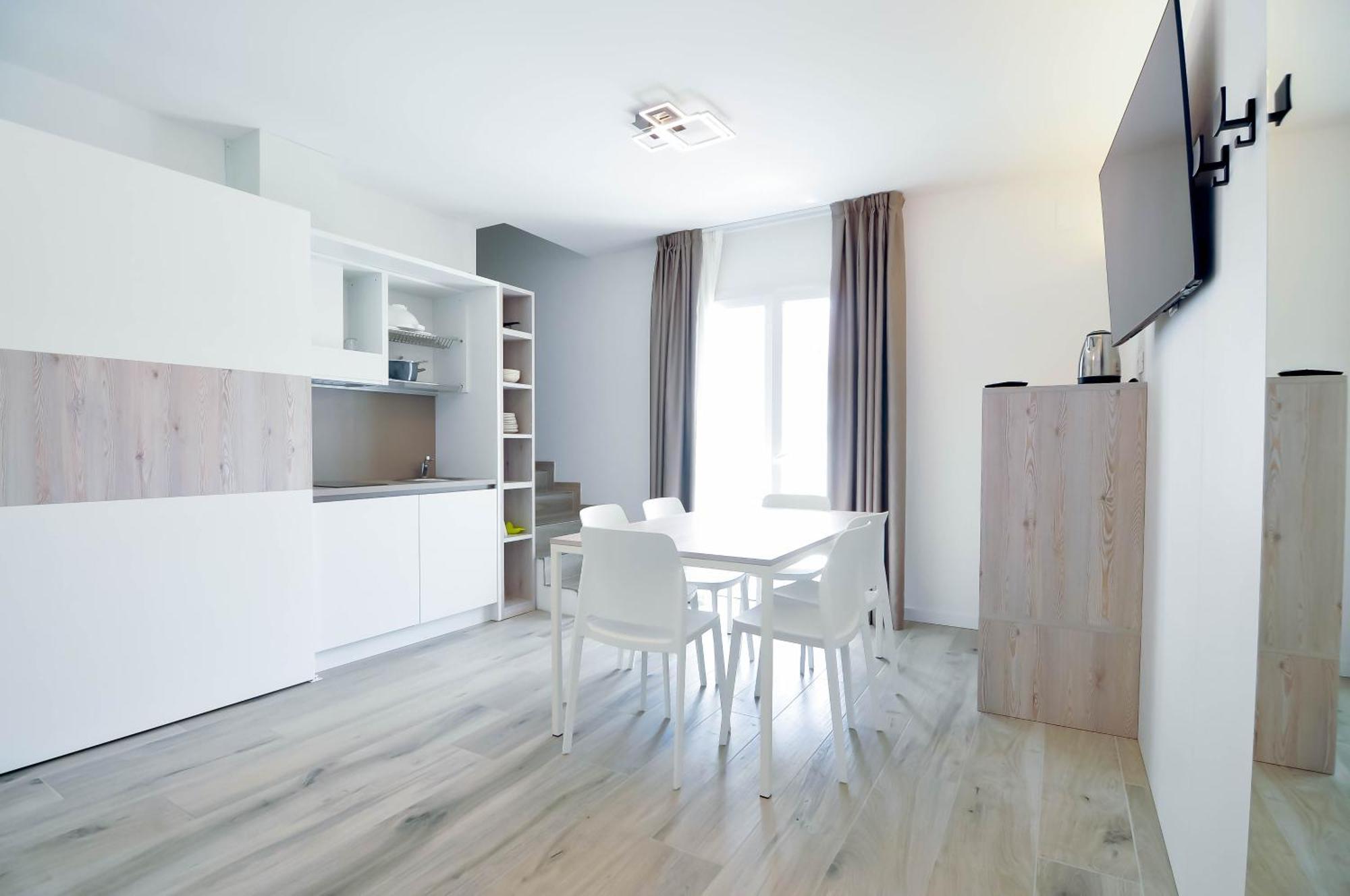 Marina Suites & Apartments 4 Stelle S Каорле Экстерьер фото