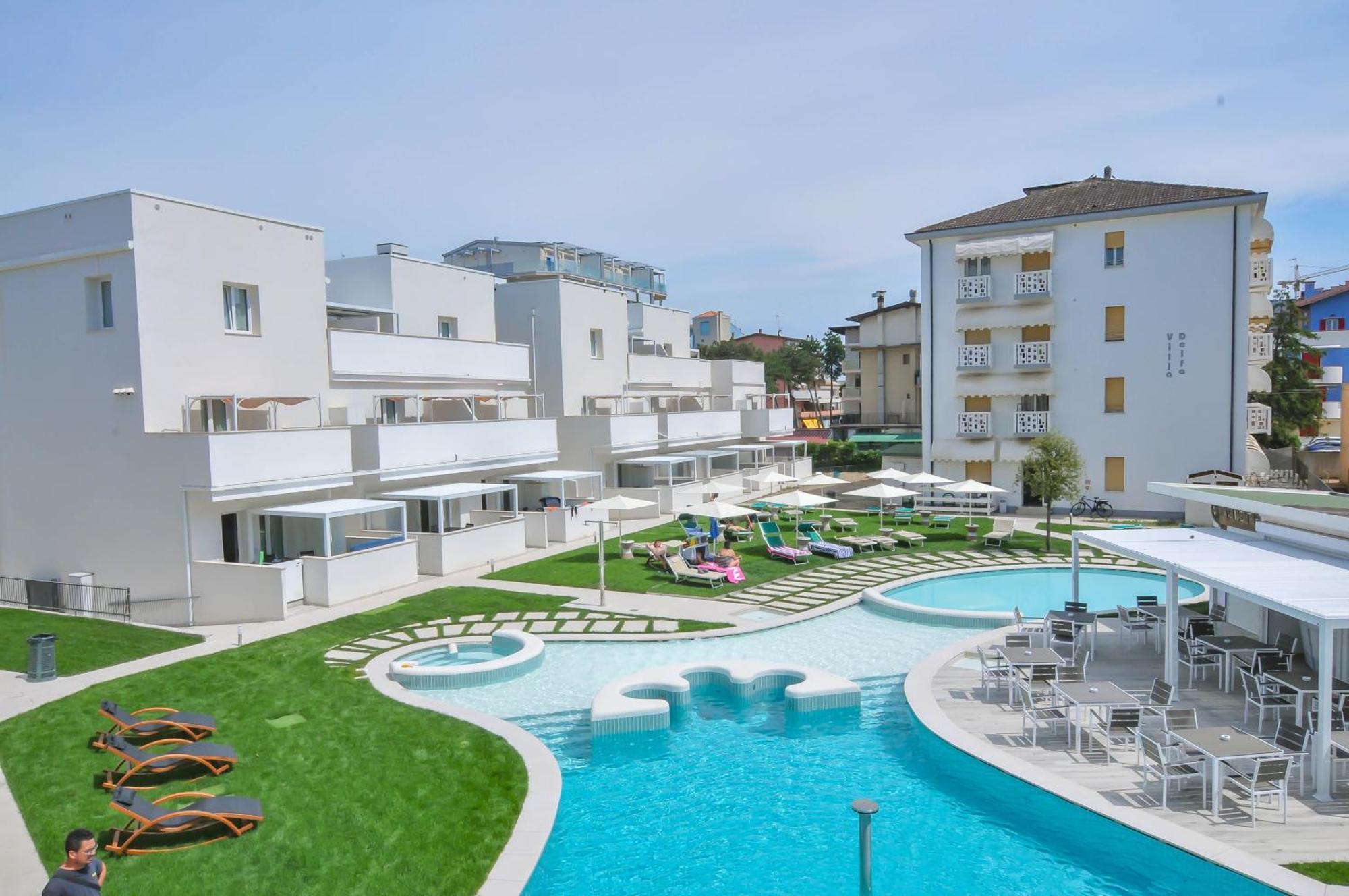 Marina Suites & Apartments 4 Stelle S Каорле Экстерьер фото