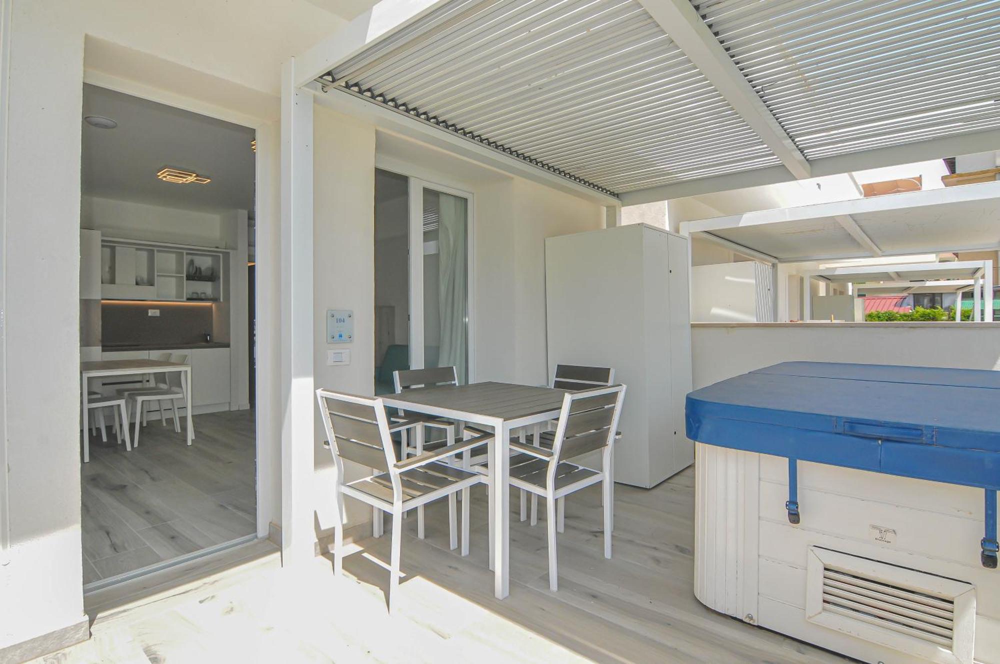 Marina Suites & Apartments 4 Stelle S Каорле Экстерьер фото