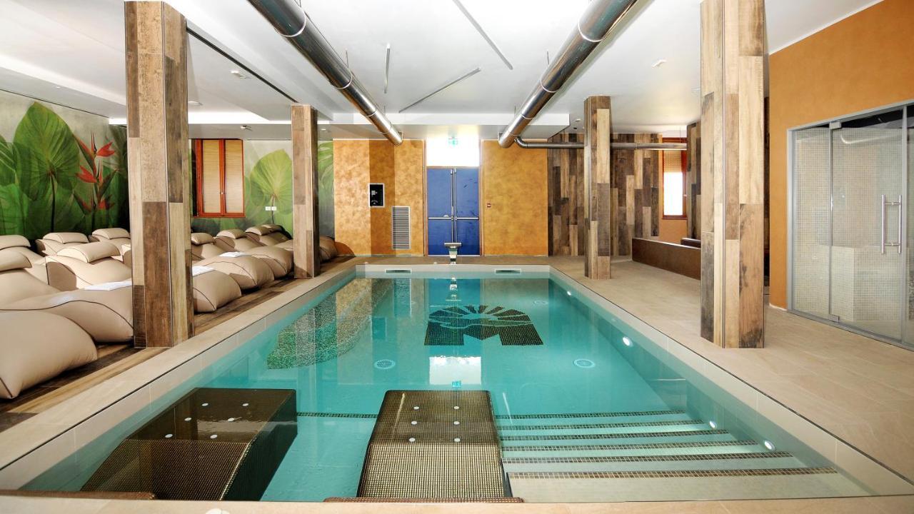 Marina Suites & Apartments 4 Stelle S Каорле Экстерьер фото